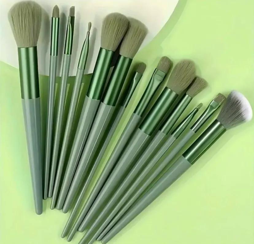 Ensemble de 13 Brosses à maquillage vert matcha poils doux